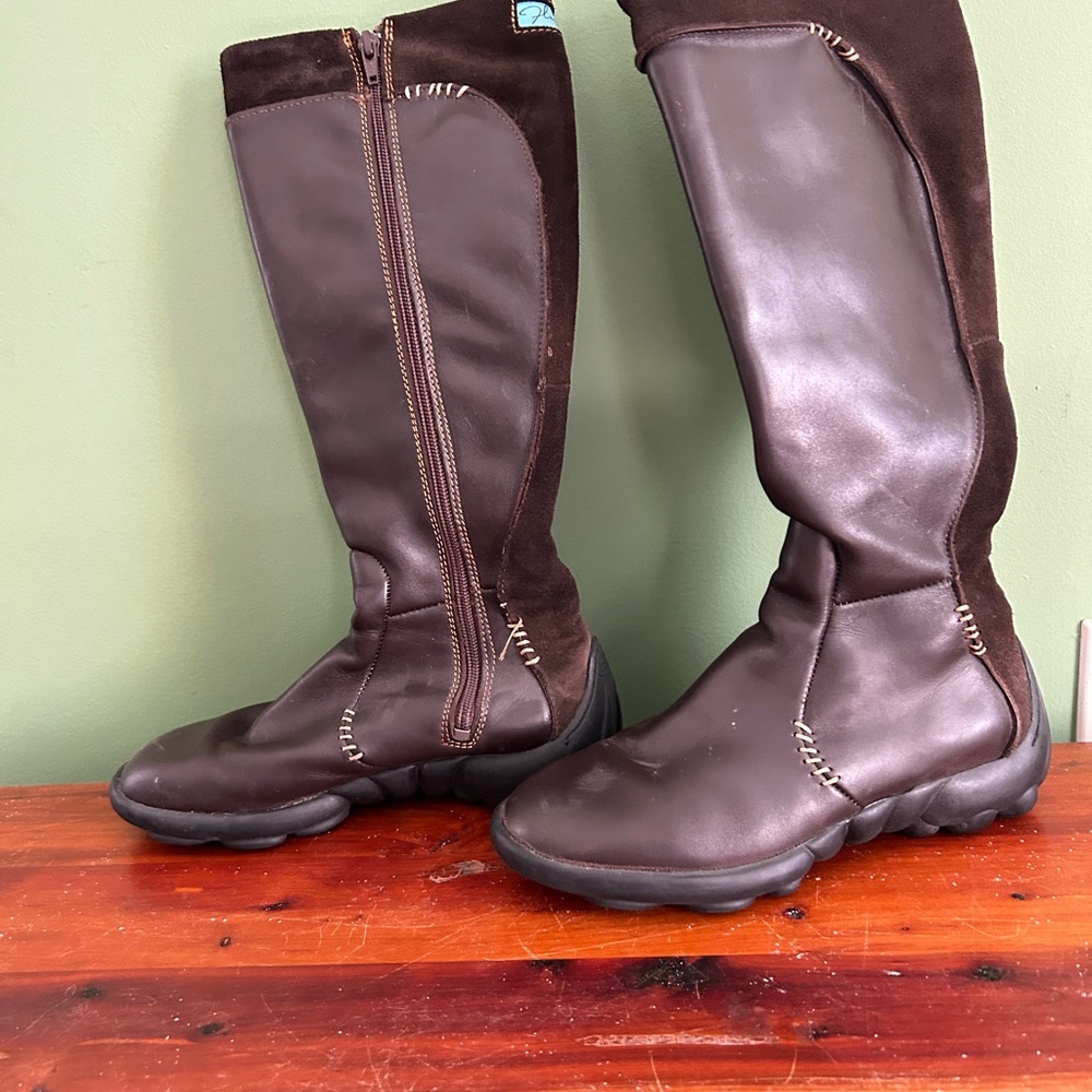 John Fluevog knee-heigh boots, size 7 but will fit a 6.